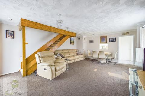 3 bedroom end of terrace house for sale, St. Georges Walk, Allhallows, Rochester, ME3 9PP