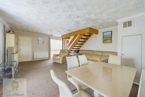 3 bedroom end of terrace house for sale, St. Georges Walk, Allhallows, Rochester, ME3 9PP