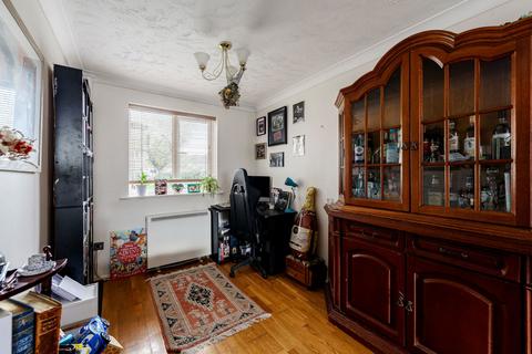 2, Pinecroft Court, 410 Wickham Lane, Welling, DA16 3ET