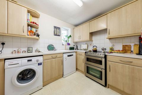 2, Pinecroft Court, 410 Wickham Lane, Welling, DA16 3ET