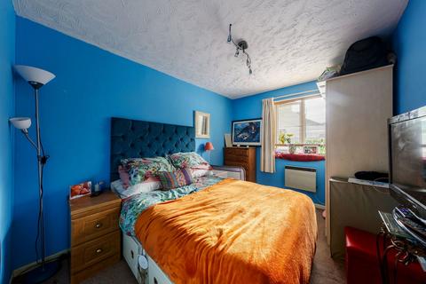 2, Pinecroft Court, 410 Wickham Lane, Welling, DA16 3ET