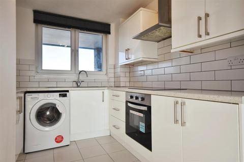 1 bedroom apartment to rent, Romulus Court, Brentford Dock