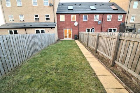 3 bedroom townhouse to rent, Wade Close, Grimethorpe, Barnsley