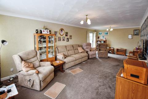 2 bedroom detached bungalow for sale, Mayfield Grove, Skegness PE25