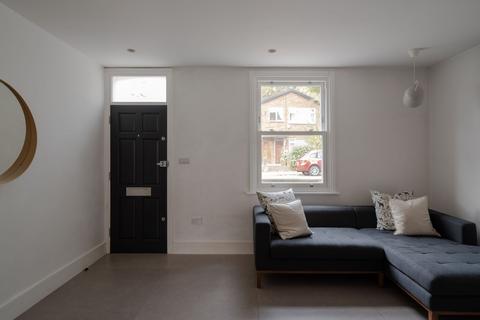 2 bedroom terraced house for sale, Forest Road, London E11