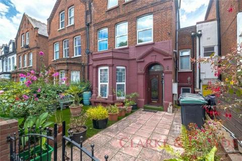 6 bedroom semi-detached house for sale, London N4