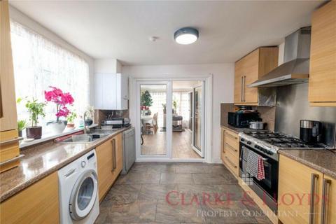 6 bedroom semi-detached house for sale, London N4