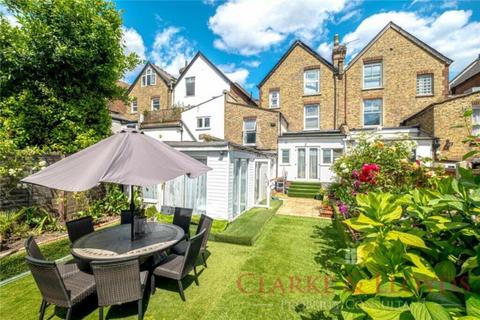 6 bedroom semi-detached house for sale, London N4