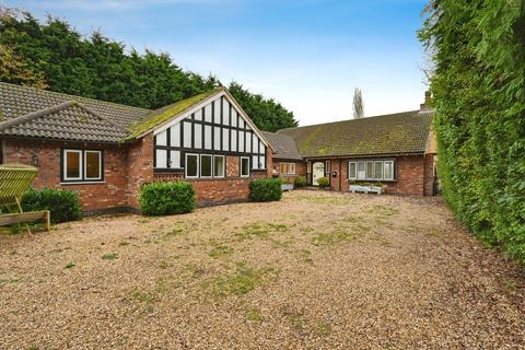 5 bedroom detached bungalow for sale, Croxall Road, Tamworth B79