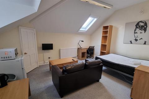 1 bedroom in a house share to rent, Warwick Row, Coventry, CV1 1EY