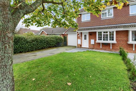 3 bedroom semi-detached house for sale, Cacklebury Close, Hailsham