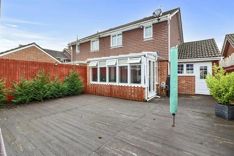 3 bedroom semi-detached house for sale, Cacklebury Close, Hailsham