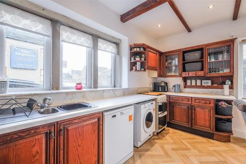 4 bedroom cottage for sale, Denholme Gate Road, Hipperholme, Halifax