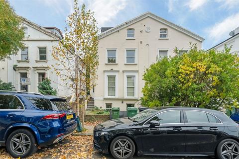 3 bedroom flat for sale, Priory Terrace, South Hampstead, NW6