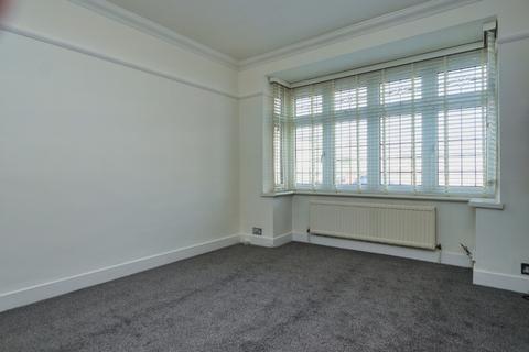 3 bedroom semi-detached house to rent, Collier Row Lane, Collier Row, RM5