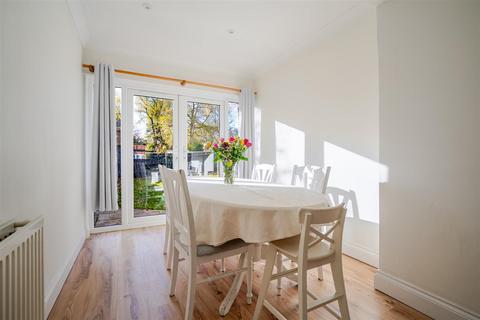 undefined, Lavender Row, Ascot