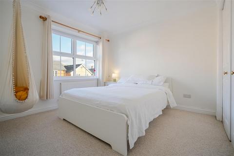 undefined, Lavender Row, Ascot