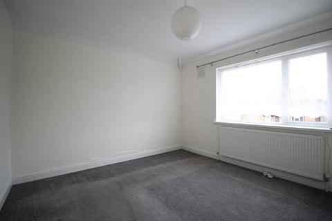 2 bedroom semi-detached house to rent, Hicks Avenue, Greenford UB6