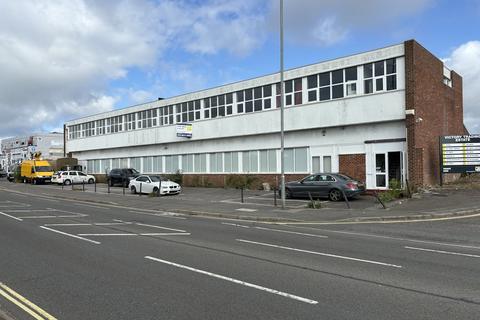 Industrial unit to rent, First Floor 53-55 Burrfields Road, Portsmouth, PO3 5NA