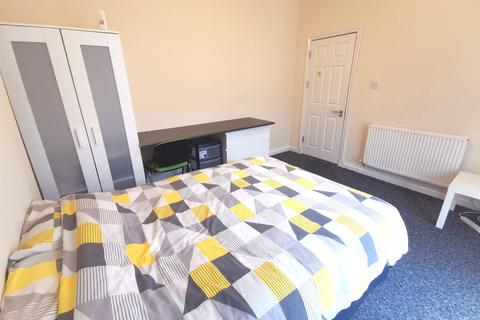 5 bedroom house to rent, Henrietta Street, City Centre, Swansea