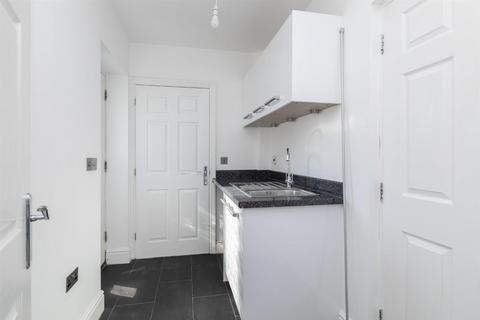 4 bedroom terraced house to rent, Palmerston Way, Fairfield, Hitchin