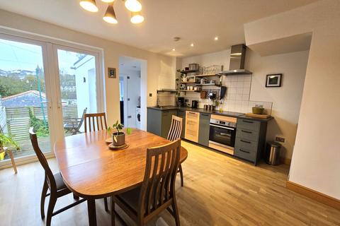 3 bedroom terraced house to rent, Berkeley Cottages, Falmouth TR11