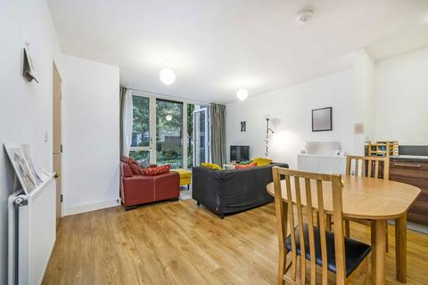 2 bedroom flat to rent, Oxley Square, London E3