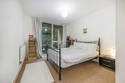 2 bedroom flat to rent, Oxley Square, London E3