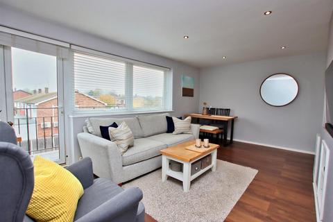 2 bedroom flat for sale, Audley Close, Borehamwood