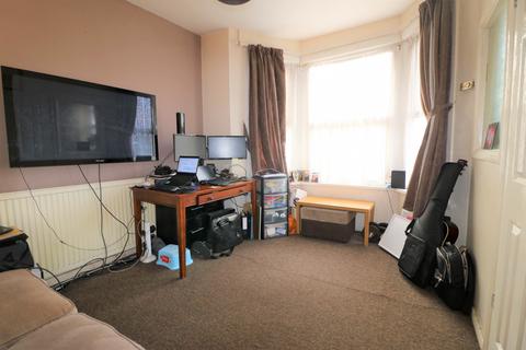 1 bedroom flat to rent, Northbrook Road, Ilford IG1