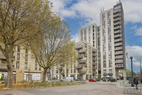 2 bedroom flat for sale, Peregrine Point, Alma Road, Enfield (Chain free)