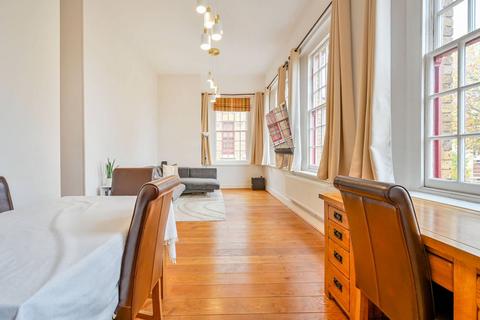 2 bedroom flat for sale, Osterley Gardens, Ealing, Southall, UB2