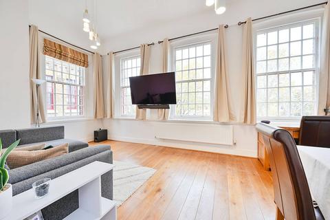 2 bedroom flat for sale, Osterley Gardens, Ealing, Southall, UB2