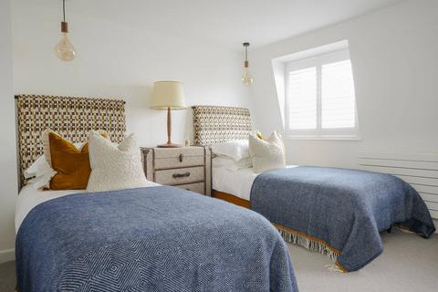 undefined, Novello Street, Fulham, London, SW6