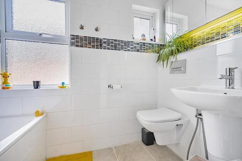 21 Burgoyne Road, London, SE25 6JT