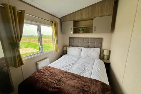 3 bedroom static caravan for sale, Hayling Island Holiday Park