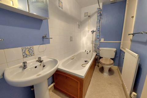 2 bedroom terraced house for sale, Standfield Close, Aylesbury HP19