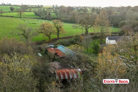 2 bedroom property with land for sale, Nr Llanarthney, Towy Valley.