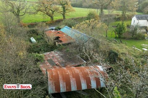 2 bedroom property with land for sale, Nr Llanarthney, Towy Valley.