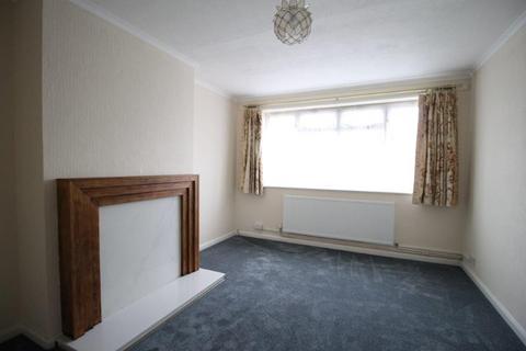 2 bedroom maisonette to rent, Glebe Avenue, Ruislip HA4