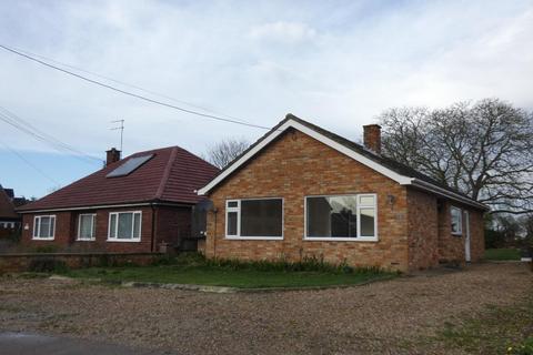 2 bedroom detached bungalow to rent, Church Road, West Row IP28