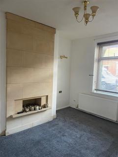 2 bedroom house to rent, Cheltenham Street, Oldham OL1