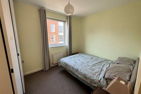 2 bedroom apartment to rent, Romana Square, Altrincham