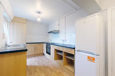 2 bedroom flat to rent, Western Avenue, London W3