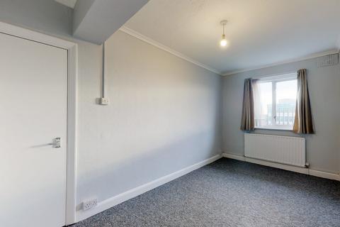 2 bedroom flat to rent, Western Avenue, London W3