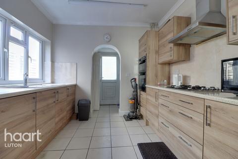 3 bedroom terraced house for sale, Dallow Road, Luton