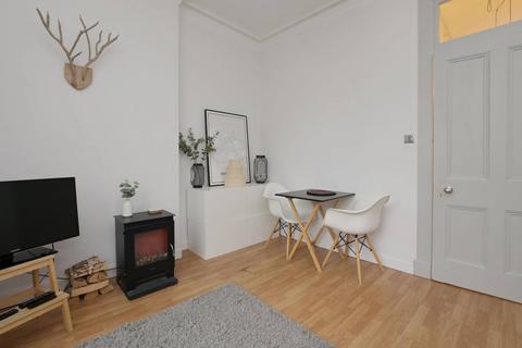 Pf4, 81 Henderson Row, Edinburgh, EH3 5BE