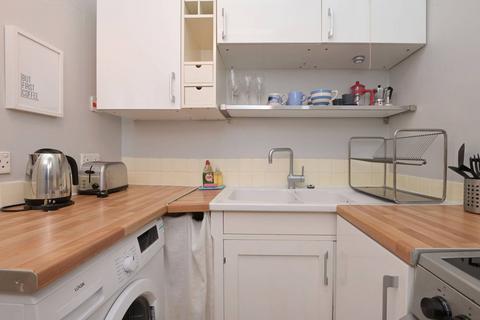 Pf4, 81 Henderson Row, Edinburgh, EH3 5BE