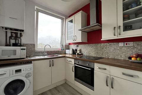 2 bedroom flat for sale, Grosvenor Crescent, Scarborough