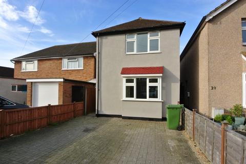 3 bedroom house to rent, Salcombe Road, Ashford TW15